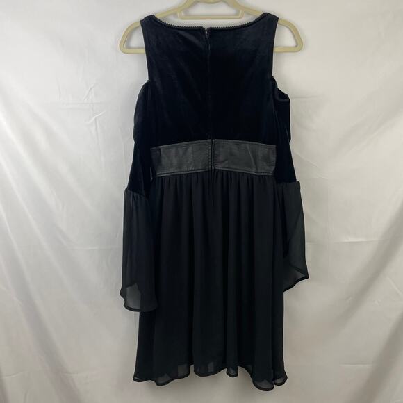 Hot Topic Black Velvet Bell Sleeve Cold Shoulder Dress Corset Faux Leather Small - Picture 11 of 12